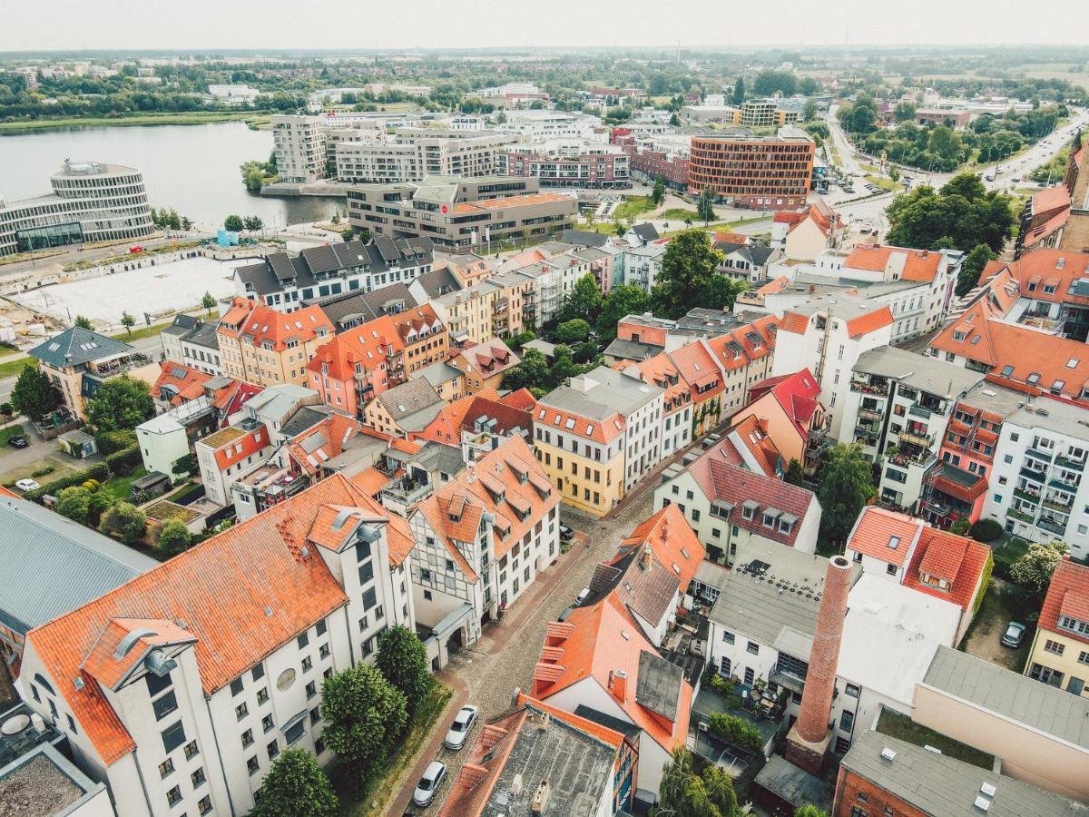 Lieblingsapartment No.10 Mit 2 Schlafzimmern Und Eigener Terrasse Rostock Exterior foto